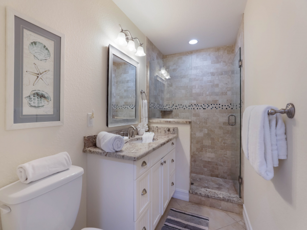 Beautiful 4 Bedroom Home with Pool & Short Walk to Beach