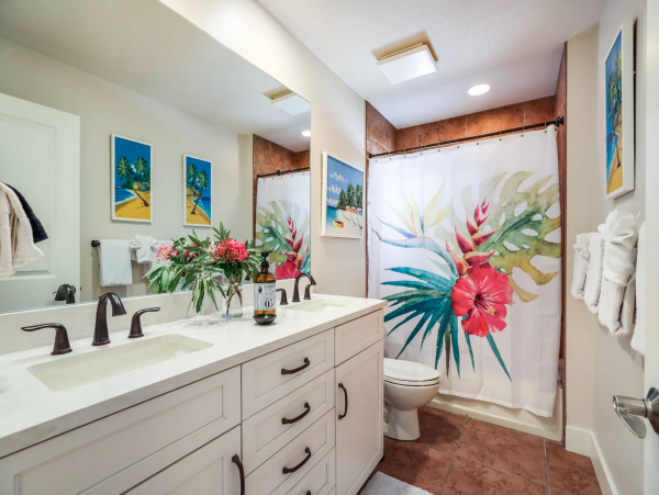 Waterside Vacation Home One Block to The Beach