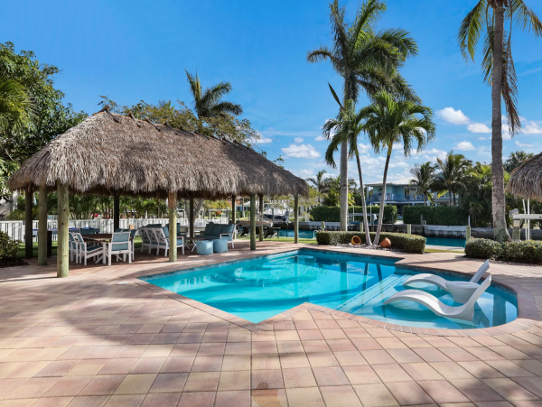 Waterside Vacation Home One Block to The Beach