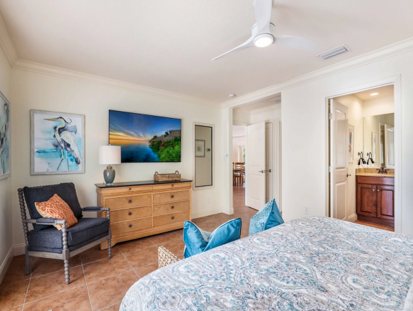 Waterside Vacation Home One Block to The Beach