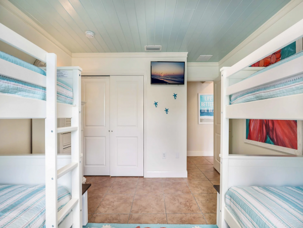 Waterside Vacation Home One Block to The Beach