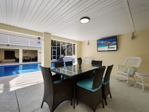 Holmes Beach Four Bedroom Lovely
