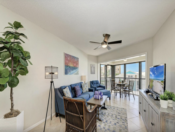 Holmes Beach Stunning Vacation Condo - additional view, photo 3