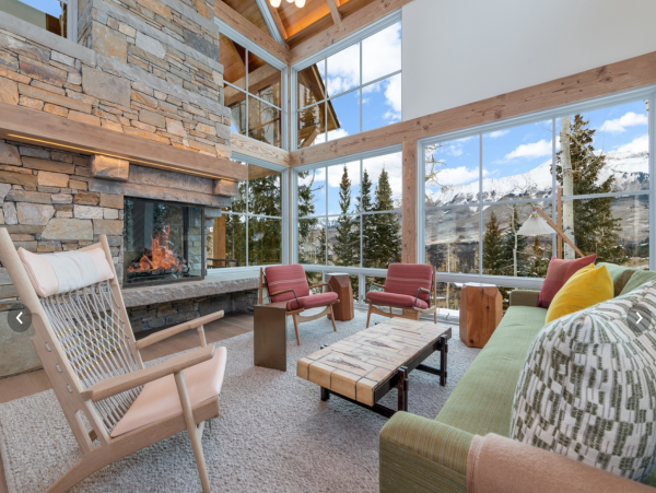 Sweeping views and exceptional ski in ski out access- Modern