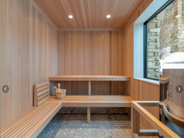 Sweeping views and exceptional ski in ski out access- Modern