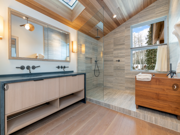 Sweeping views and exceptional ski in ski out access- Modern
