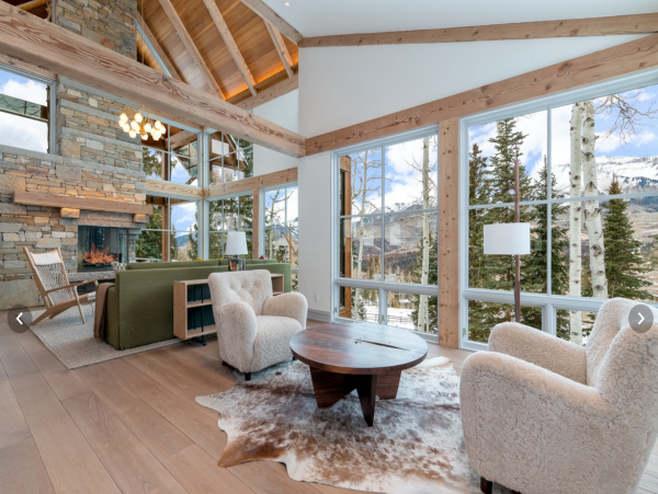 Sweeping views and exceptional ski in ski out access- Modern