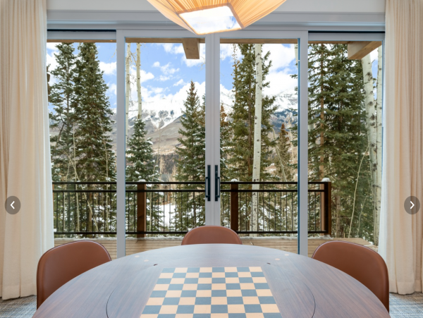 Sweeping views and exceptional ski in ski out access- Modern