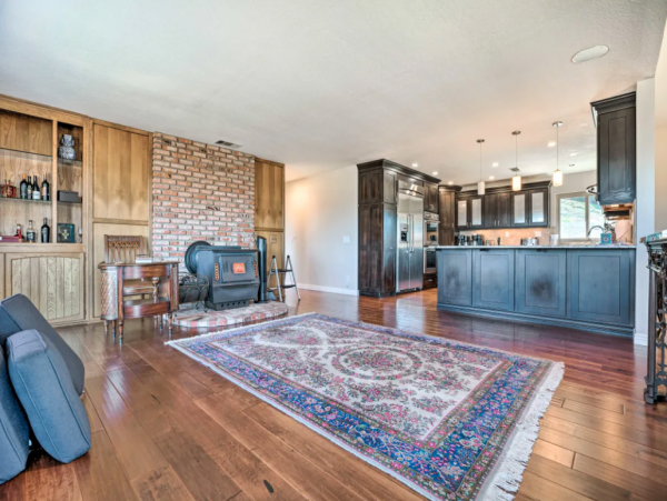 Grand Wine Country Vacation Home in Beautiful Temecula Sleeps 8
