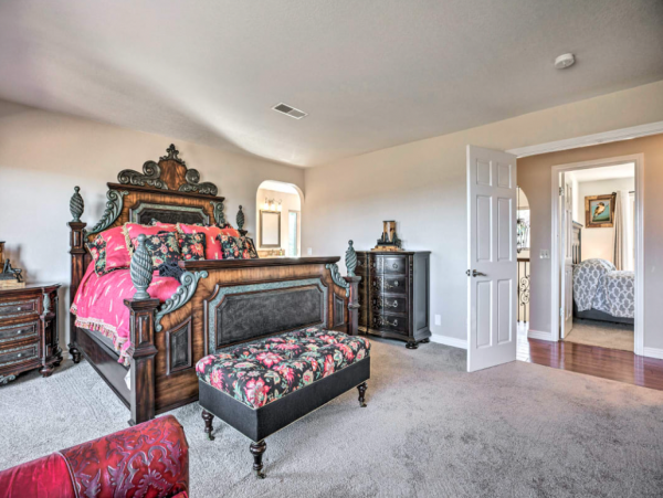 Grand Wine Country Vacation Home in Beautiful Temecula Sleeps 8