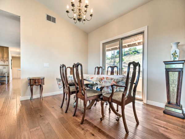 Grand Wine Country Vacation Home in Beautiful Temecula Sleeps 8