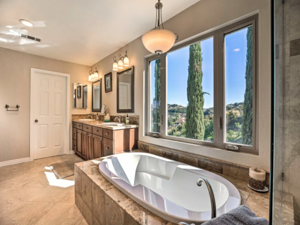 Grand Wine Country Vacation Home in Beautiful Temecula Sleeps 8