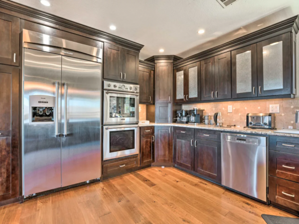 Grand Wine Country Vacation Home in Beautiful Temecula Sleeps 8