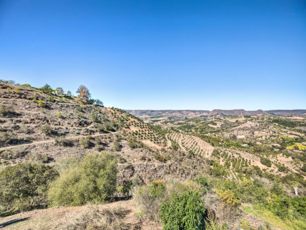Grand Wine Country Vacation Home in Beautiful Temecula Sleeps 8