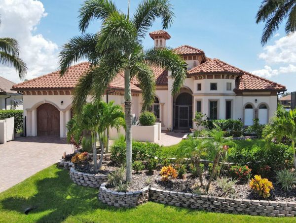 Cape Coral Vacation Home Three Bedroom