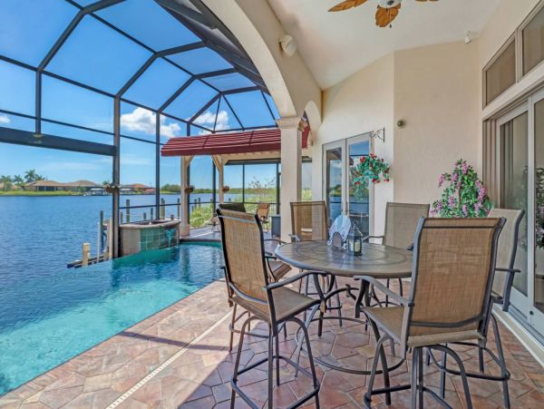 Cape Coral Vacation Home Three Bedroom