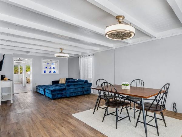 Charming Vacation Cottage in Nokomis Steps from Beach