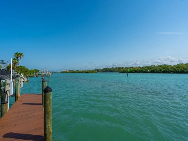 Charming Vacation Cottage in Nokomis Steps from Beach