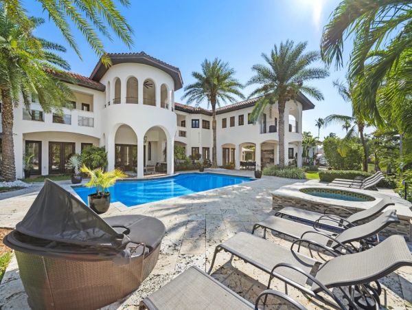 Luxury Miami Vacation Home Ten Bedroom
