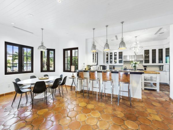 Luxury Miami Vacation Home Ten Bedroom