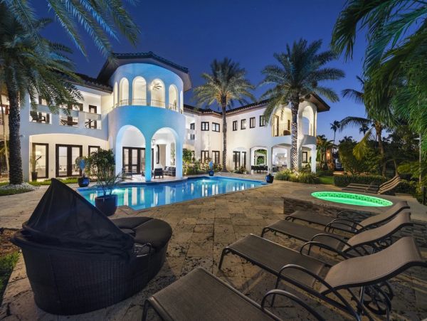 Luxury Miami Vacation Home Ten Bedroom