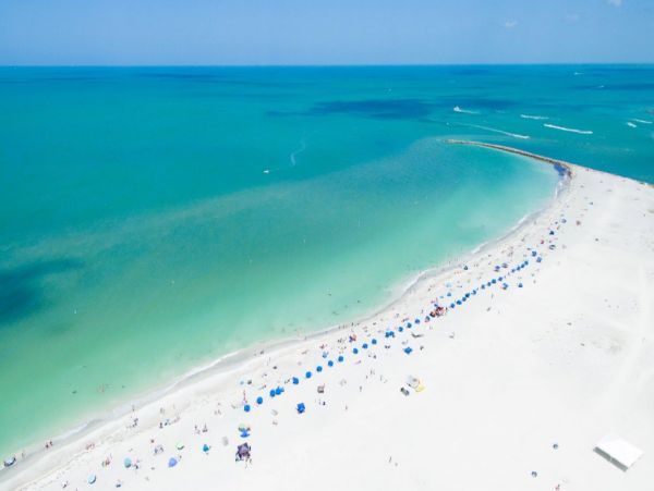 Clearwater 3 Bedroom Home Close to the Beach
