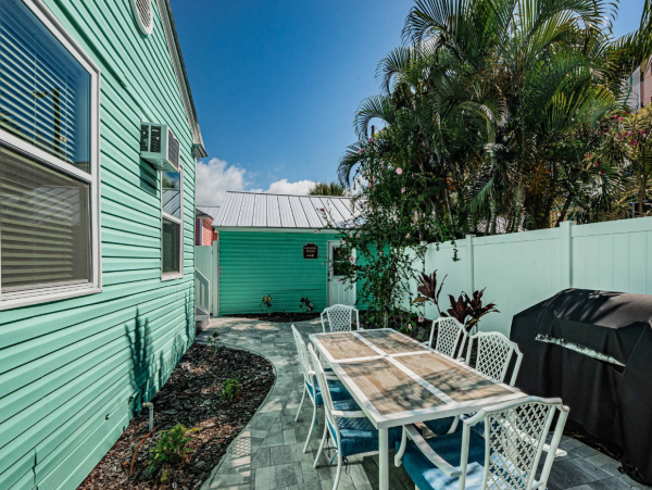 Clearwater 3 Bedroom Home Close to the Beach