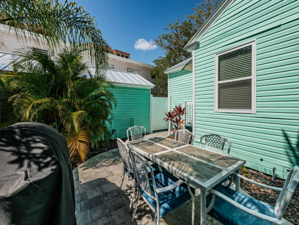 Clearwater 3 Bedroom Home Close to the Beach