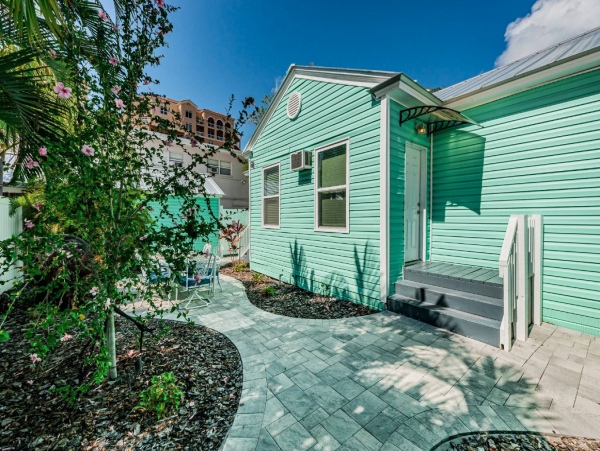 Clearwater 3 Bedroom Home Close to the Beach