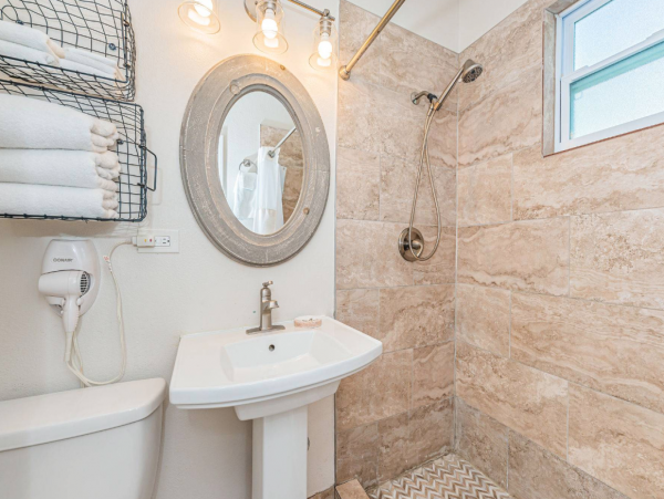 Clearwater 3 Bedroom Home Close to the Beach