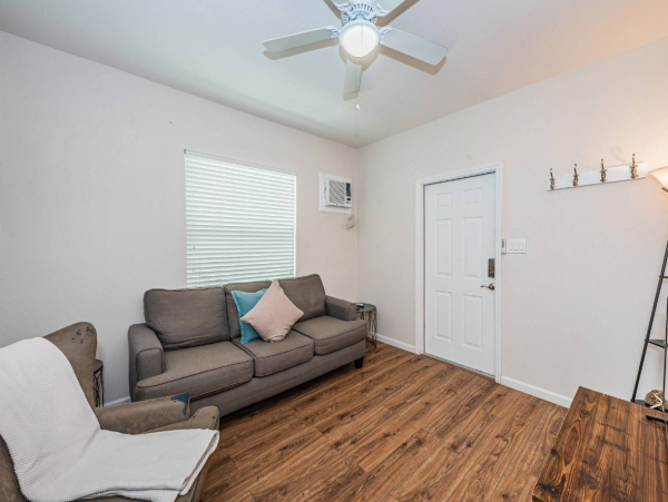 Clearwater 3 Bedroom Home Close to the Beach