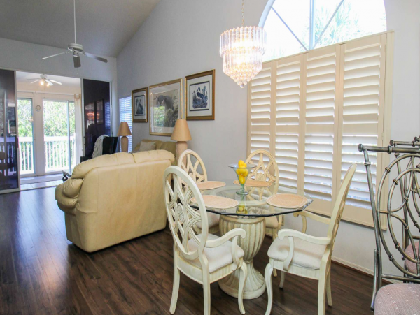 Cozy Vacation Rental 2 Bedrooms & Communal Pool
