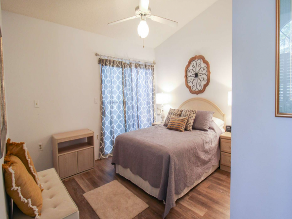 Cozy Vacation Rental 2 Bedrooms & Communal Pool