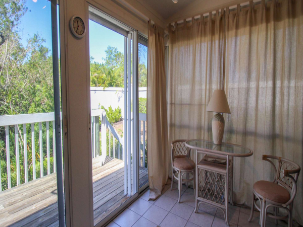 Cozy Vacation Rental 2 Bedrooms & Communal Pool