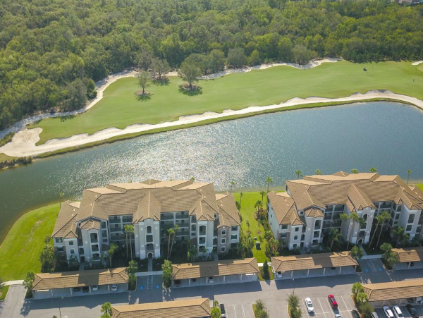 Stunning Vacation Condo with 3 Bedrooms & Lake Views