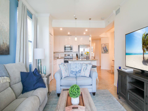 Stunning Vacation Condo with 3 Bedrooms & Lake Views