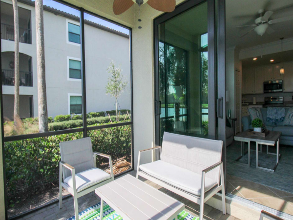 Stunning Vacation Condo with 3 Bedrooms & Lake Views