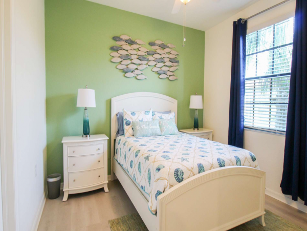 Stunning Vacation Condo with 3 Bedrooms & Lake Views