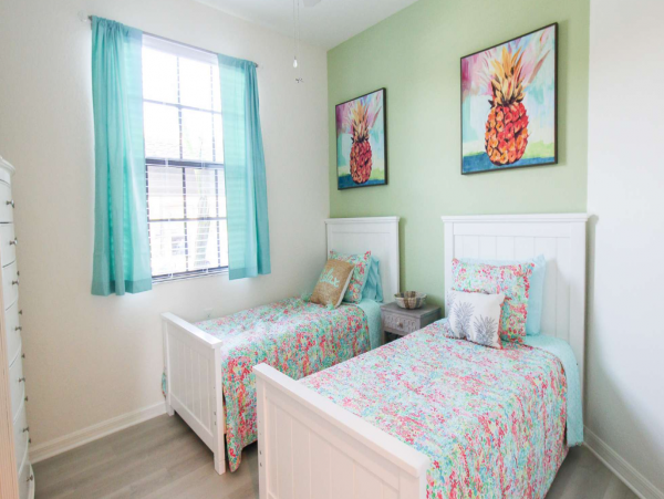 Stunning Vacation Condo with 3 Bedrooms & Lake Views