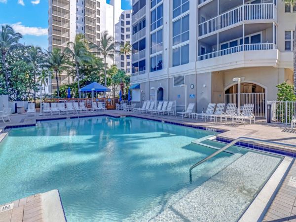 Luxury Three Bedroom Resort Condo with Direct Beach Access