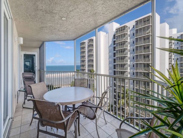 Luxury Three Bedroom Resort Condo with Direct Beach Access