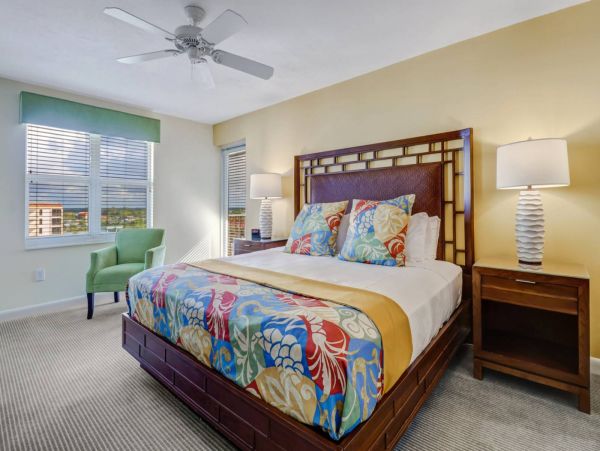 Luxury Three Bedroom Resort Condo with Direct Beach Access