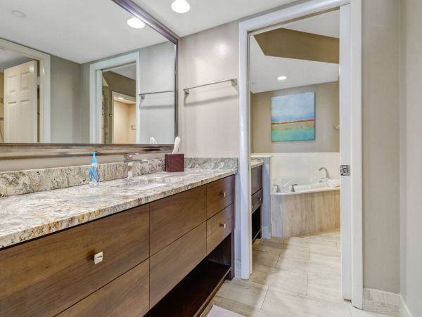 Luxury Three Bedroom Resort Condo with Direct Beach Access