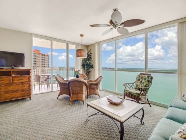 Lovely Vacation Condo with Private 9th Floor Open Balcony