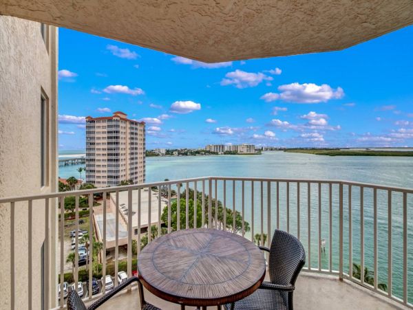Lovely Vacation Condo with Private 9th Floor Open Balcony
