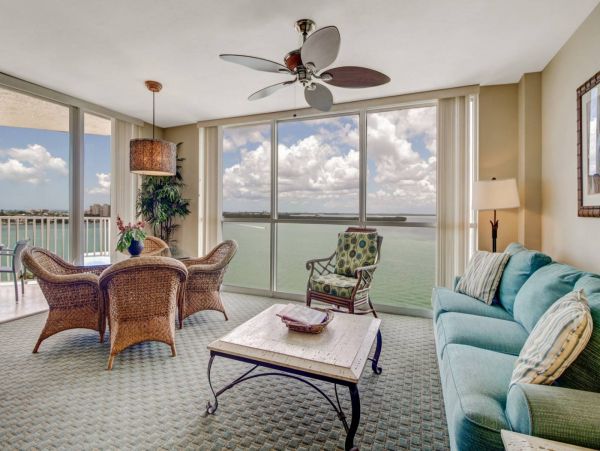 Lovely Vacation Condo with Private 9th Floor Open Balcony