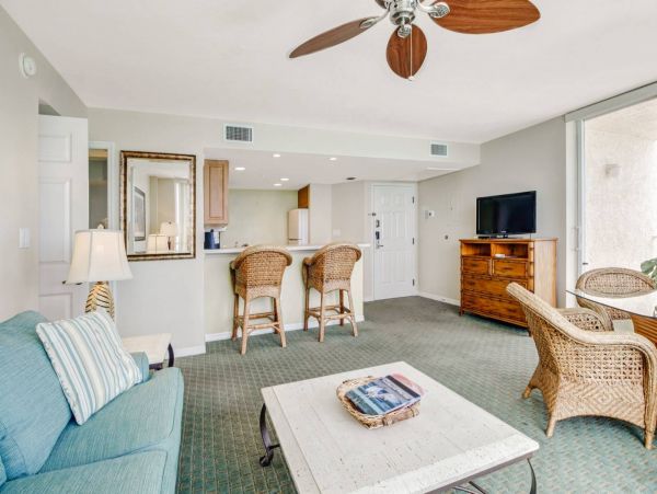 Lovely Vacation Condo with Private 9th Floor Open Balcony