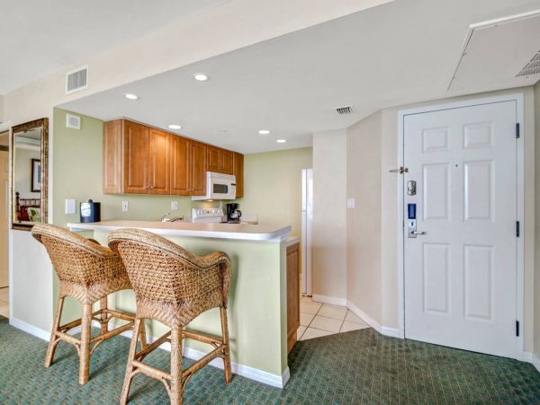 Lovely Vacation Condo with Private 9th Floor Open Balcony