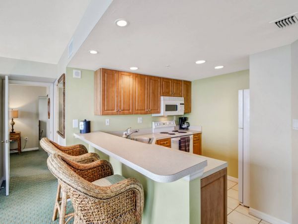 Lovely Vacation Condo with Private 9th Floor Open Balcony