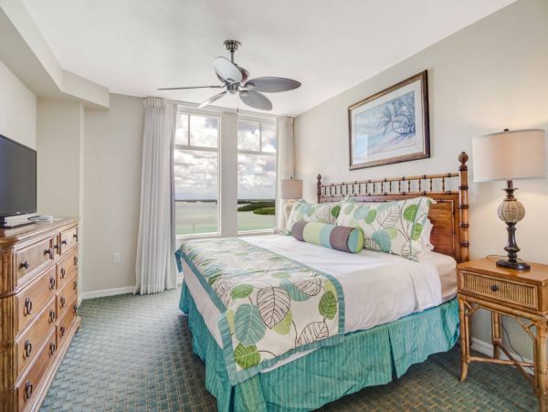 Lovely Vacation Condo with Private 9th Floor Open Balcony